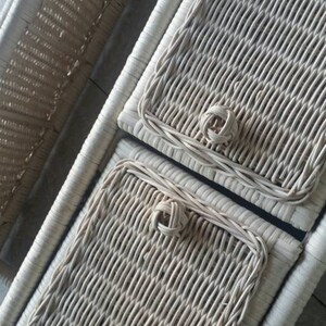 Unidad de almacenamiento de pared de mimbre blanco de mediados | Etsy