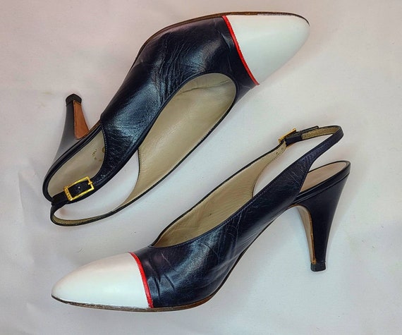 Vintage Chanel Spectator Slingback Pumps ca. late… - image 2