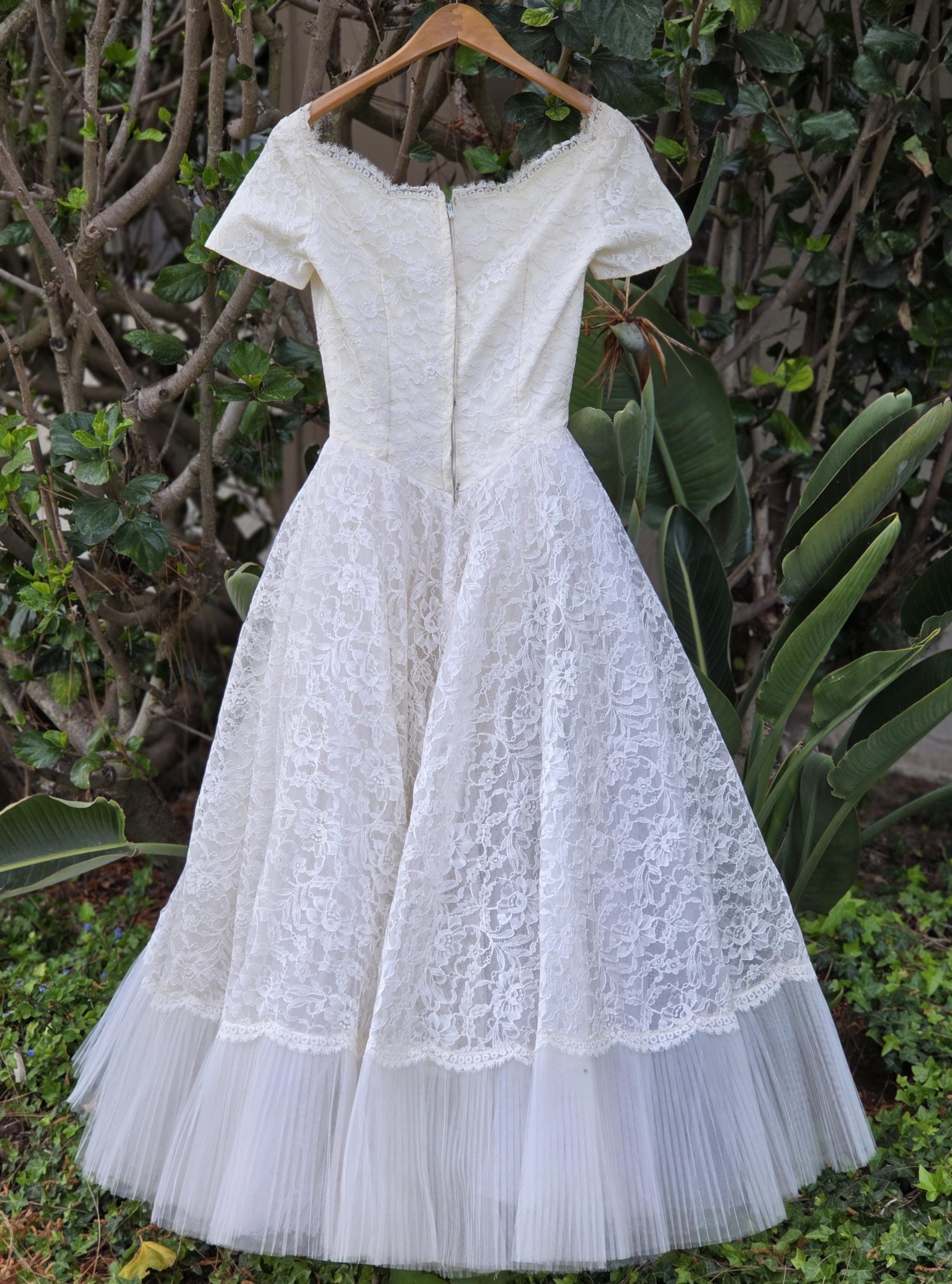 Ameri Vintage TULLE DOCKING DRESS ベージュ S White Wedding Dress, Vintage Wedding Dress, Custom Wedding