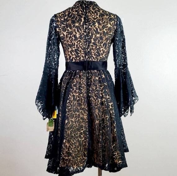 1960s Elizabeth Arden Black Bell Sleeve Lace/Devo… - image 3