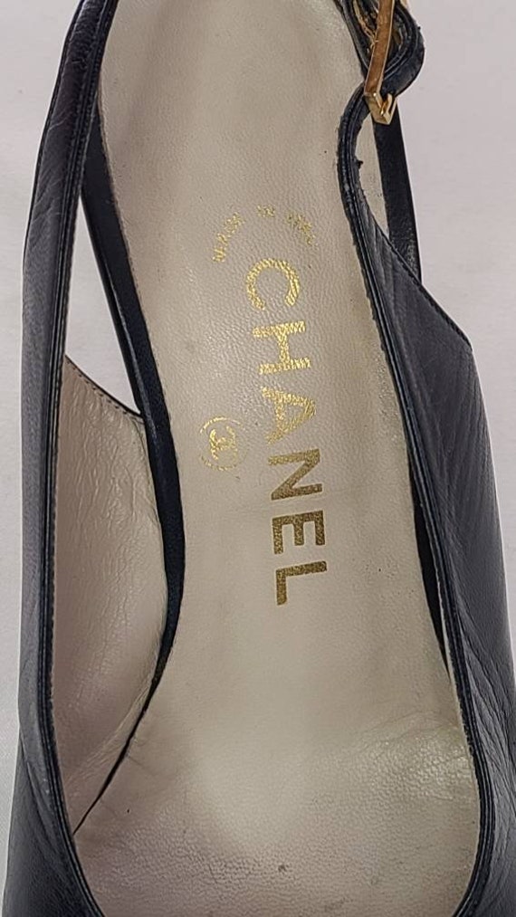 Vintage Chanel Spectator Slingback Pumps ca. late… - image 10