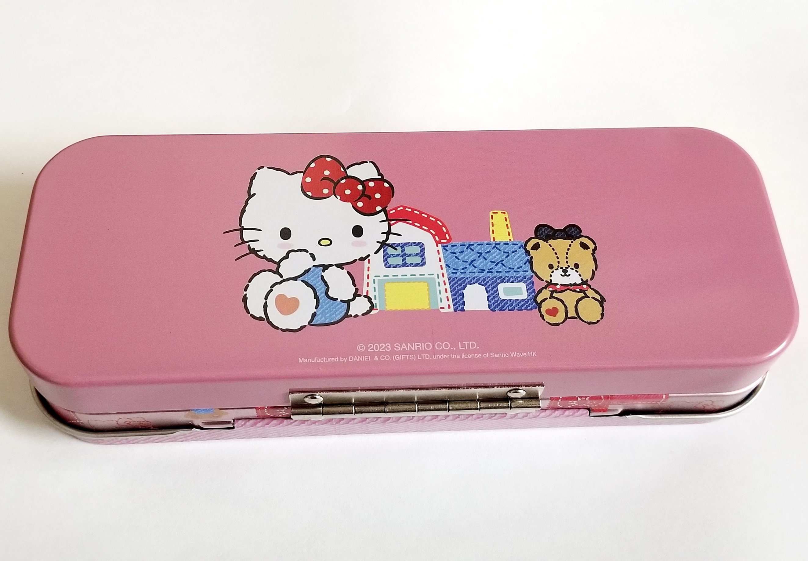 Sanrio Hello Kitty Lot of Pens & Mechanical Pencils with Mascots in Tin  Case NEW