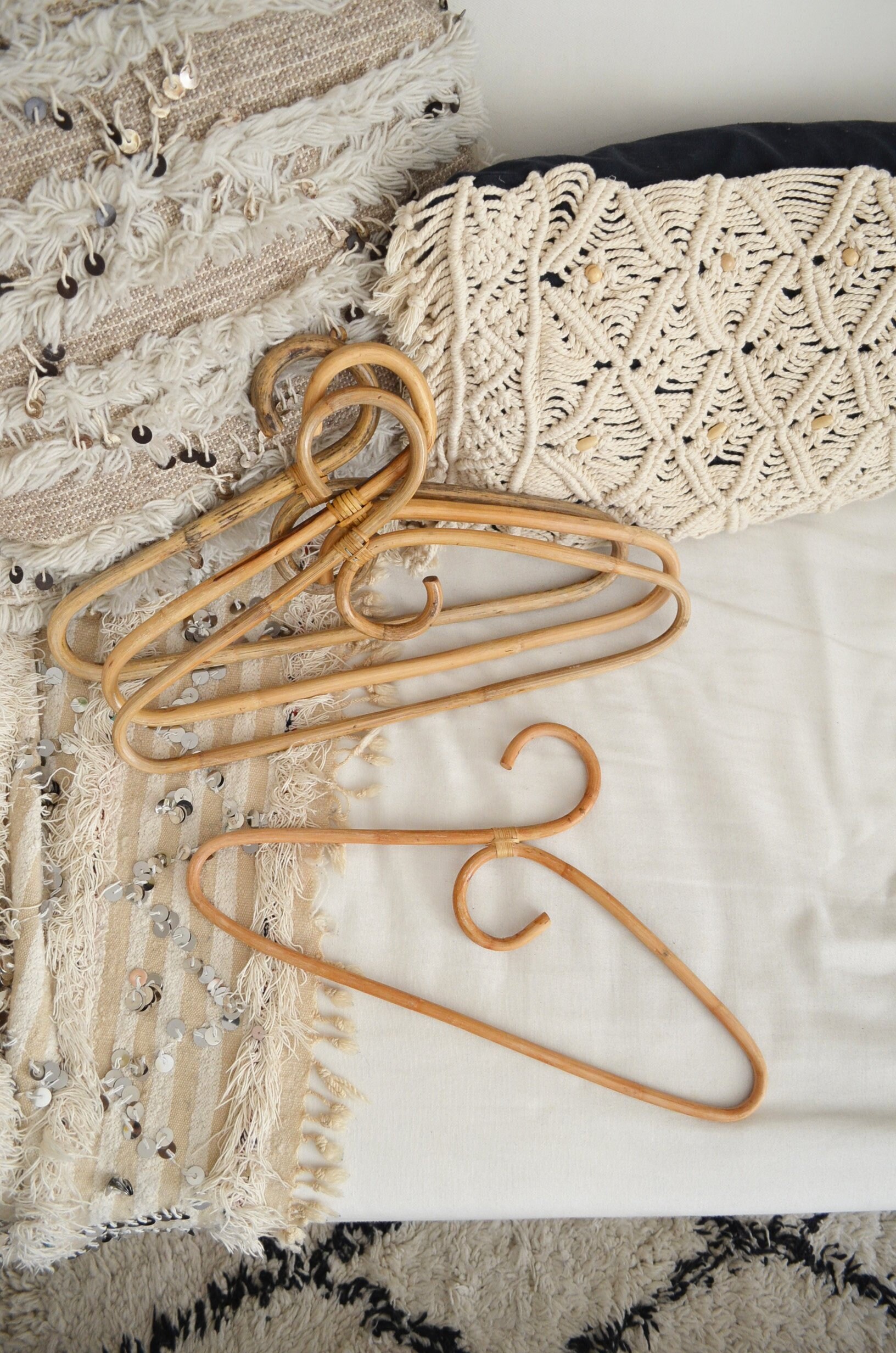 Set of 4 vintage hangers made of bamboo