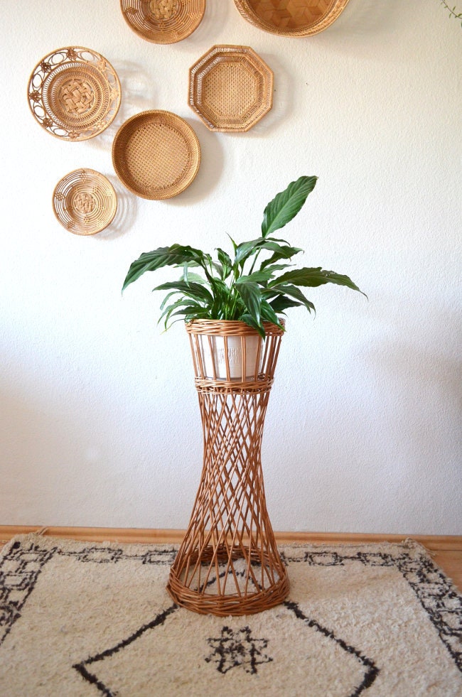 High Rattan Plant Stand Stand 70s Wicker boho Vintage home