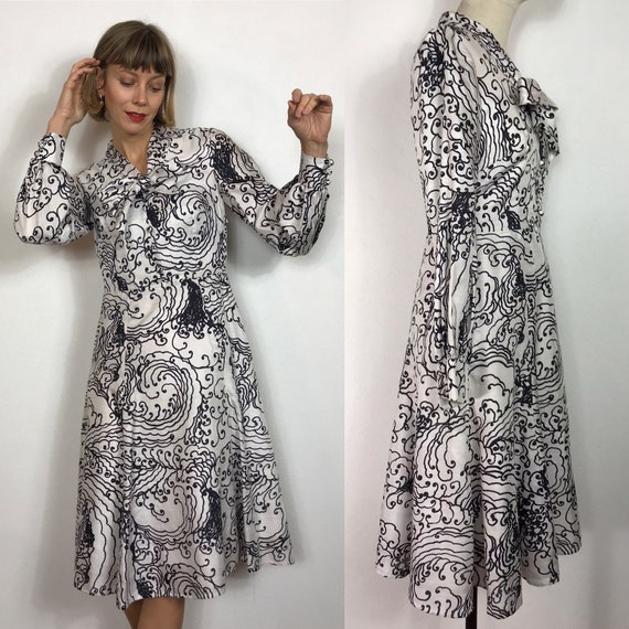 Beautiful 1970’s silk dress, Vintage dress, Bow dr