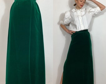 1960’s green velvet skirt, Vintage skirt, Long skirt, Formal event skirt, Velvet skirt, Cocktail skirt.