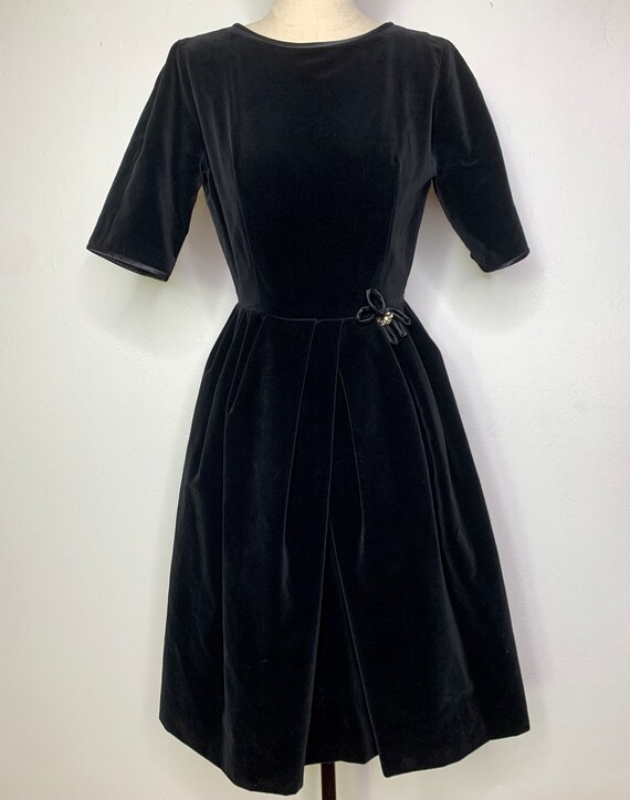 1950’s black velvet dress, Vintage dress, Cocktai… - image 3