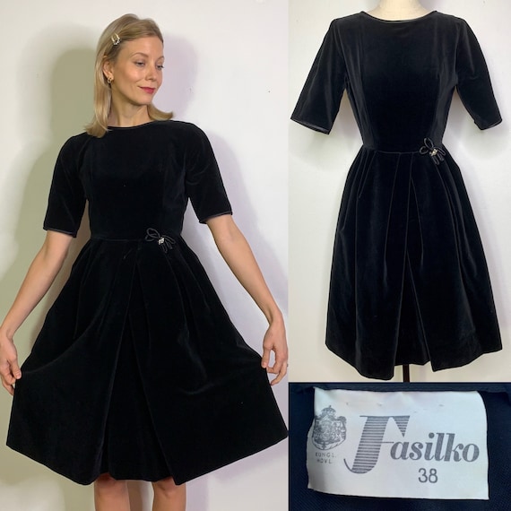 1950’s black velvet dress, Vintage dress, Cocktai… - image 1