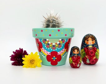 Flower pot, plant pot for small indoor plants