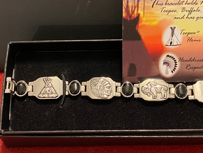 Vintage Native American Bracelet Silver Tone Genuine Onyx Images of Teepee Buffalo Headdress Tomahawk Original Box /& Card