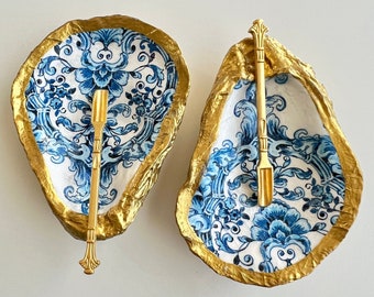 Oyster chinoiserie salt and pepper set with golden spoons Oyster salt plate Oyster pepper storage Oyster kitchen decor Mother’s Day gift