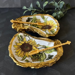 Sunflower Natural Oyster Salt and Pepper set with golden spoons Oyster salt and pepper dish oyster salt and pepper shakers Pinch dish