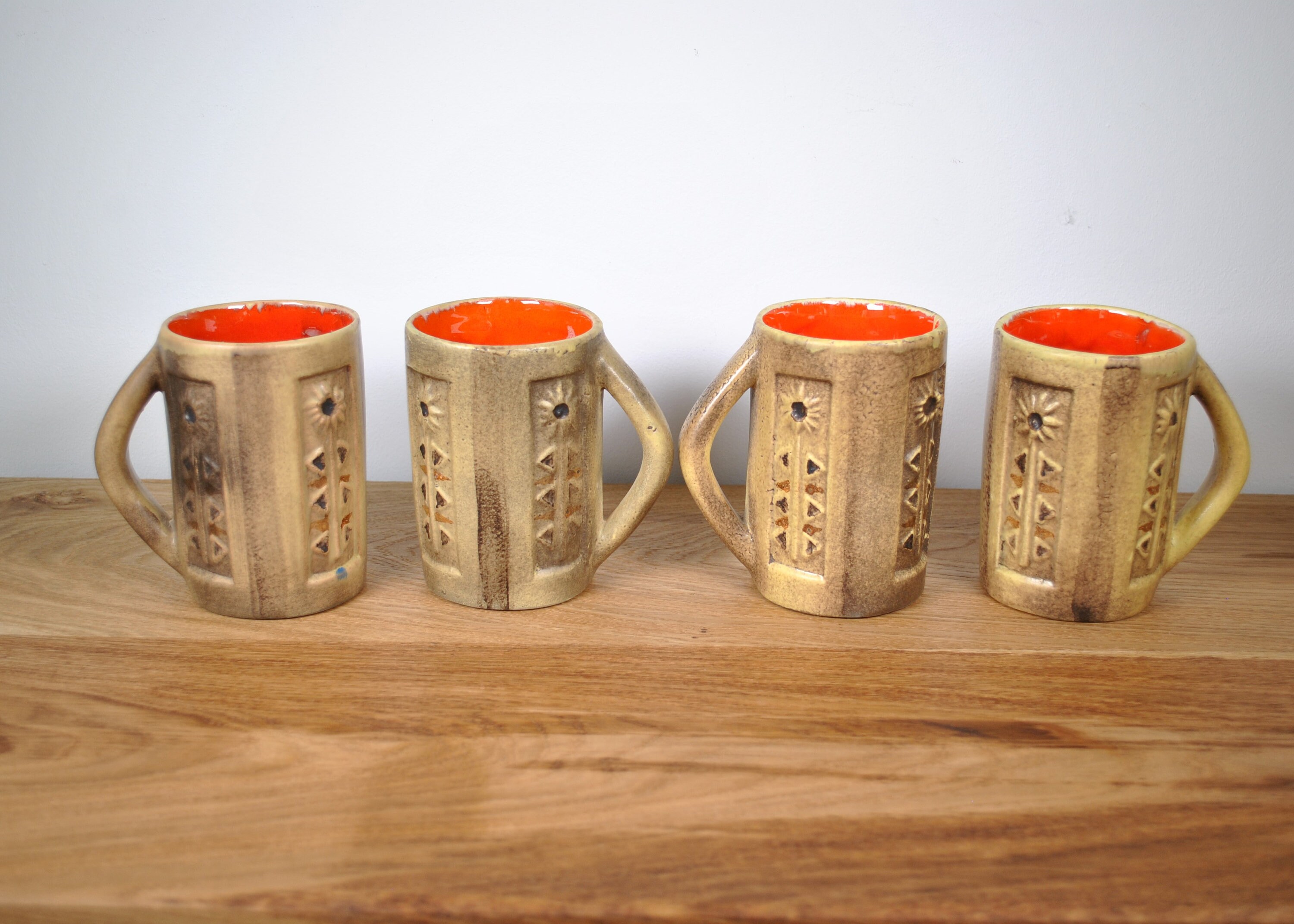 Ensemble de 4 Mugs Madeleine Jolly 1960