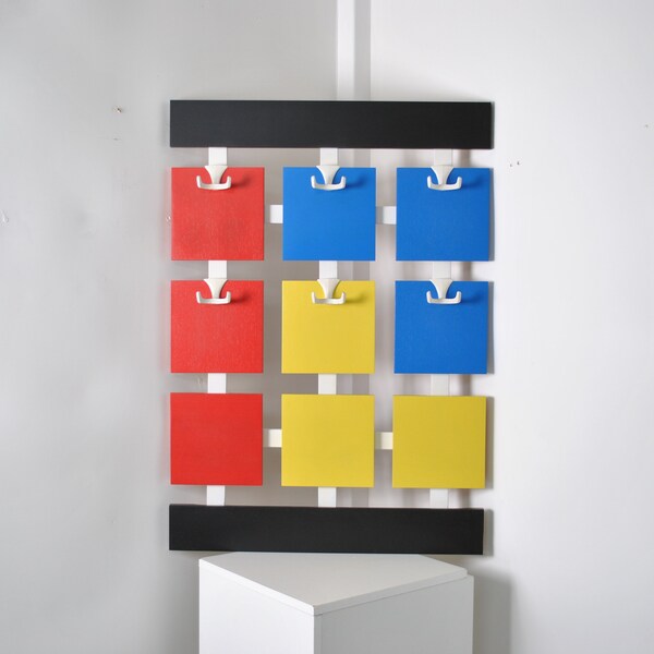 Porte manteau mural inspiration Mondrian 1970