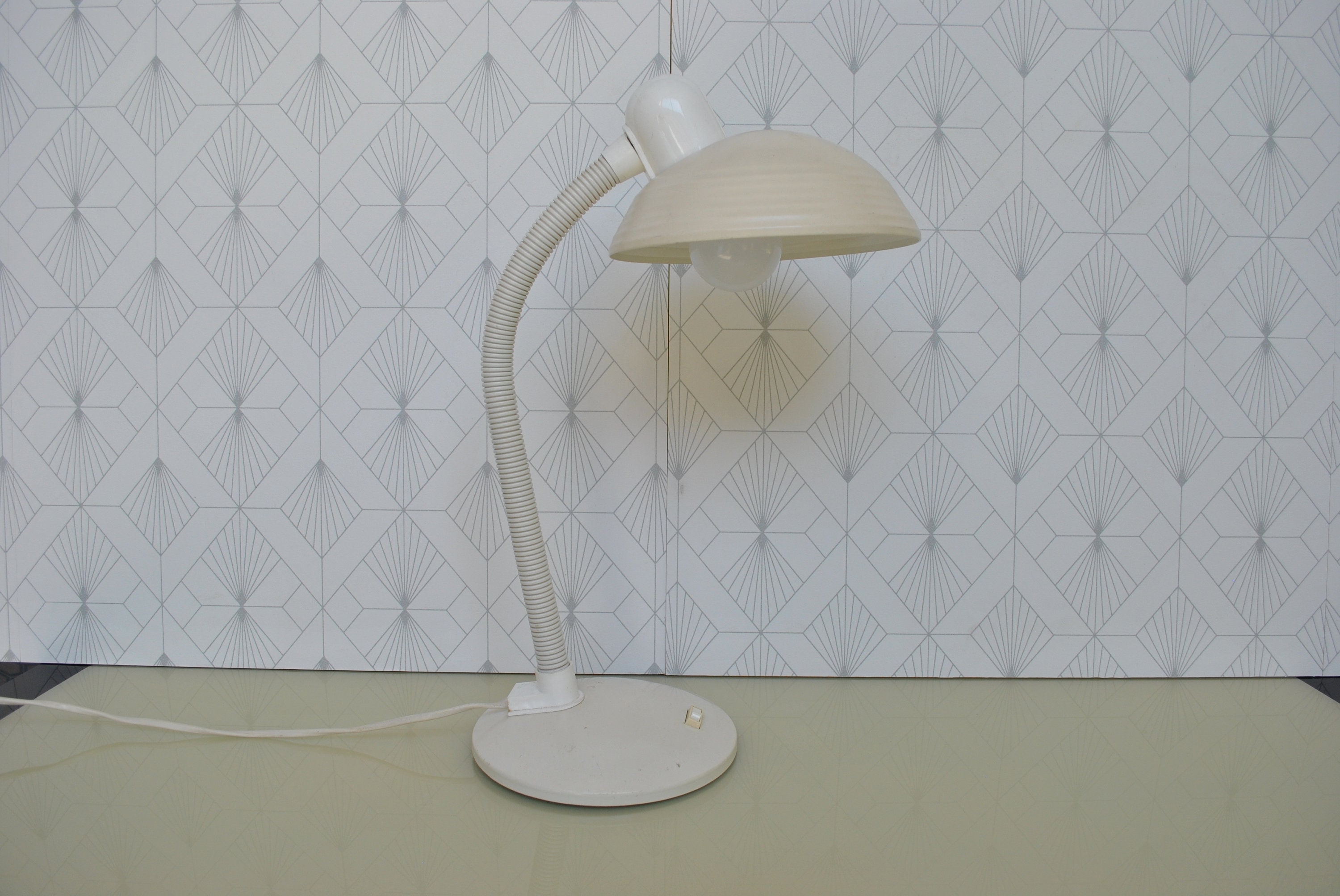 Lampe Aluminor Blanche Vintage