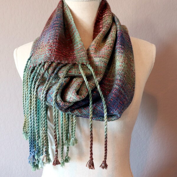 Autumnal Handwoven e Hand Dyed Fabulous Fringed Cowl di Finger Lakes Fall Series