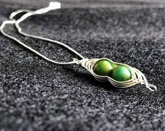 Green Pea Pod Herringbone Necklace