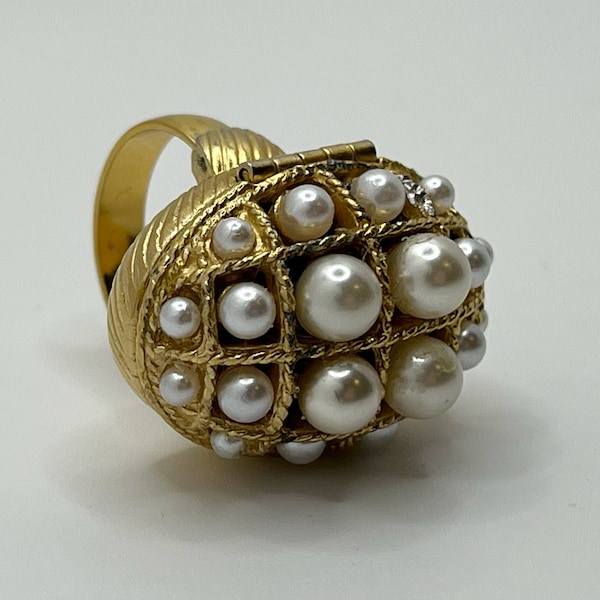 Vintage 1970s AVON Ring - Ring Of Pearls Perfume Glace Ring - Faux Pearl Poison Ring - Statement Ring - Size 8