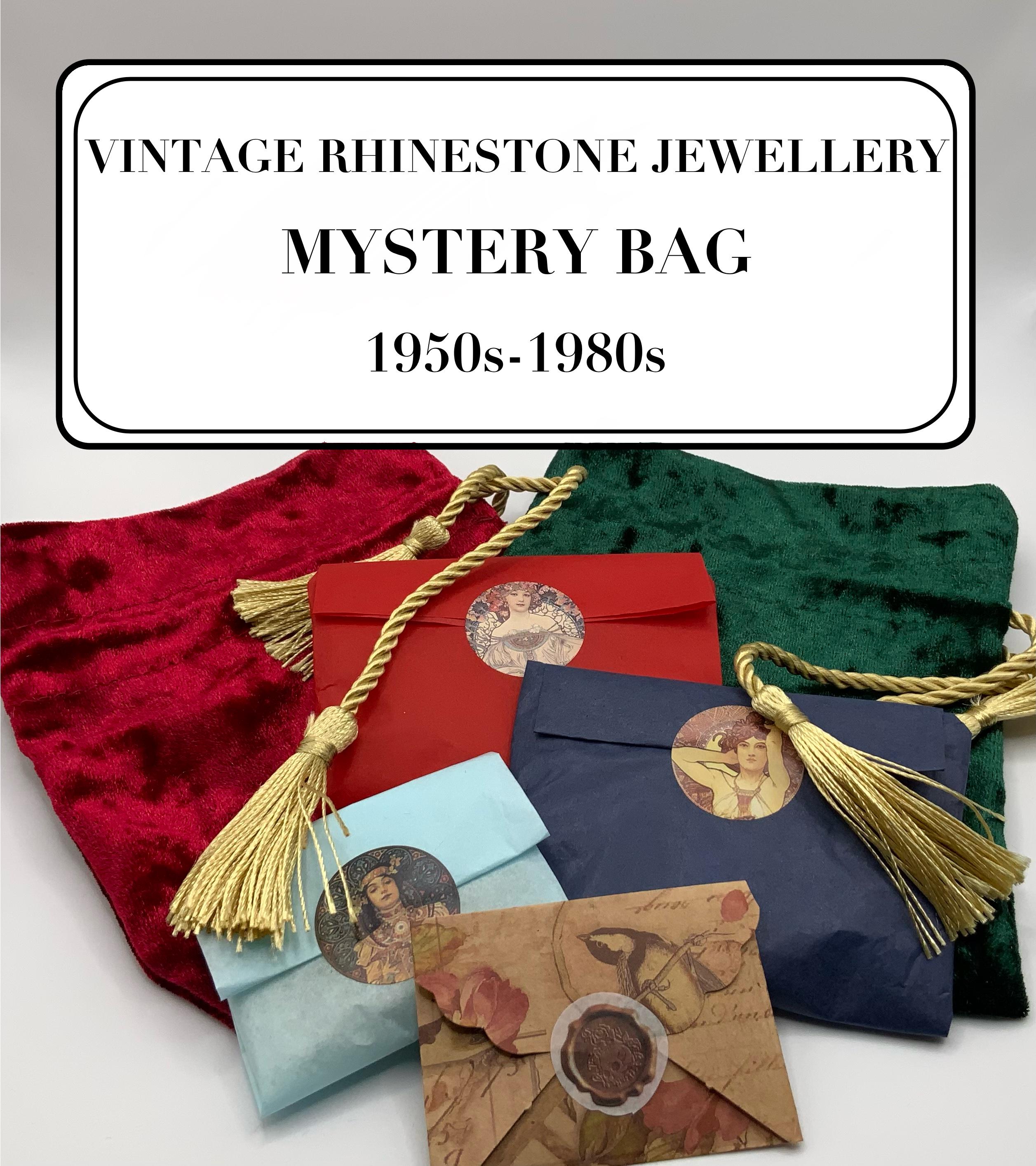 Mystery Box De Bijoux Fantaisie Anciens Et Vintage - Lot Surprise Neufs Et D'occasion, Doré Et Argenté