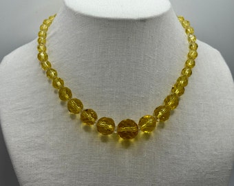 Vintage 1940s Yellow Austrian Crystal Necklace - Gold Filled Clasp - Graduated Size - 15.5 inches
