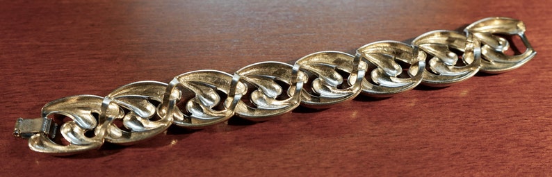 Vintage Art Nouveau 1940\u2019s Costume Silver Tone Fashion Statement Bracelet