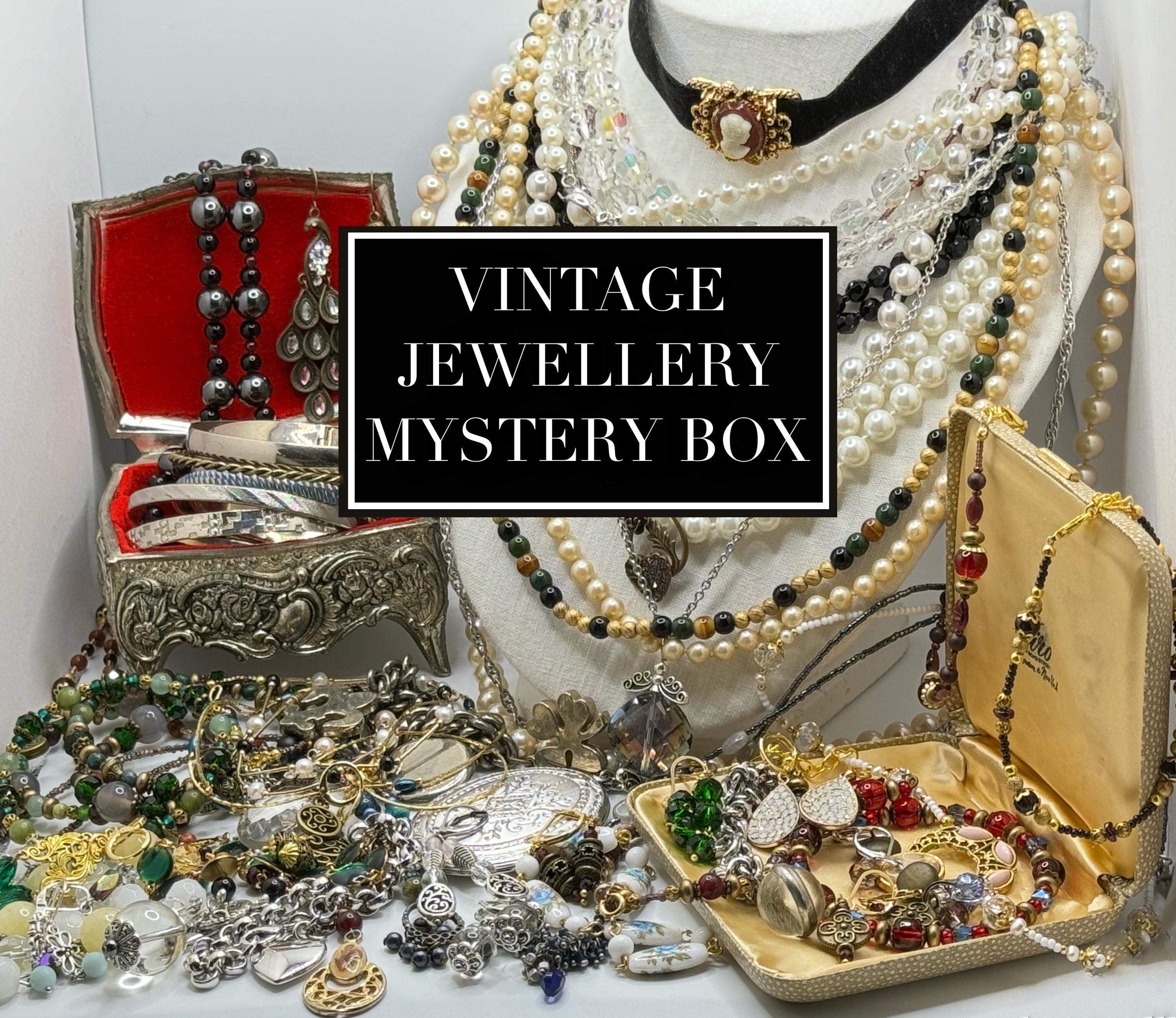 Jewelry mystery box - Etsy 日本