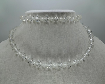 Naszyjnik z kryształowych koralików austriackich o długości 27 cali z lat 50. XX wieku