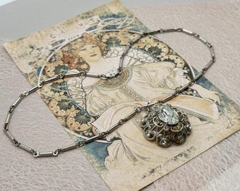 Broche Vintage Art Déco En Métal Doré Et émail Bleu - Fermoir En état De Marche - Occasion