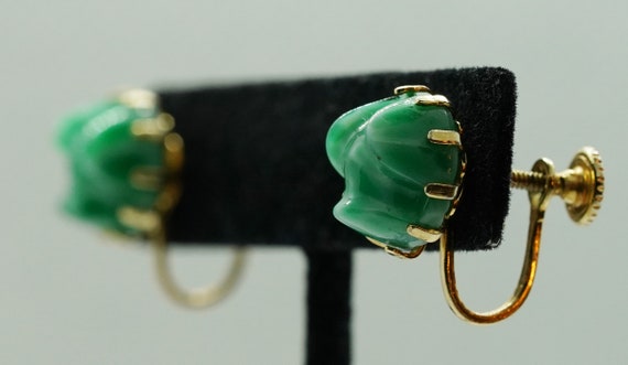 Vintage 1950s Faux Green Stone Screw Style Gold T… - image 9