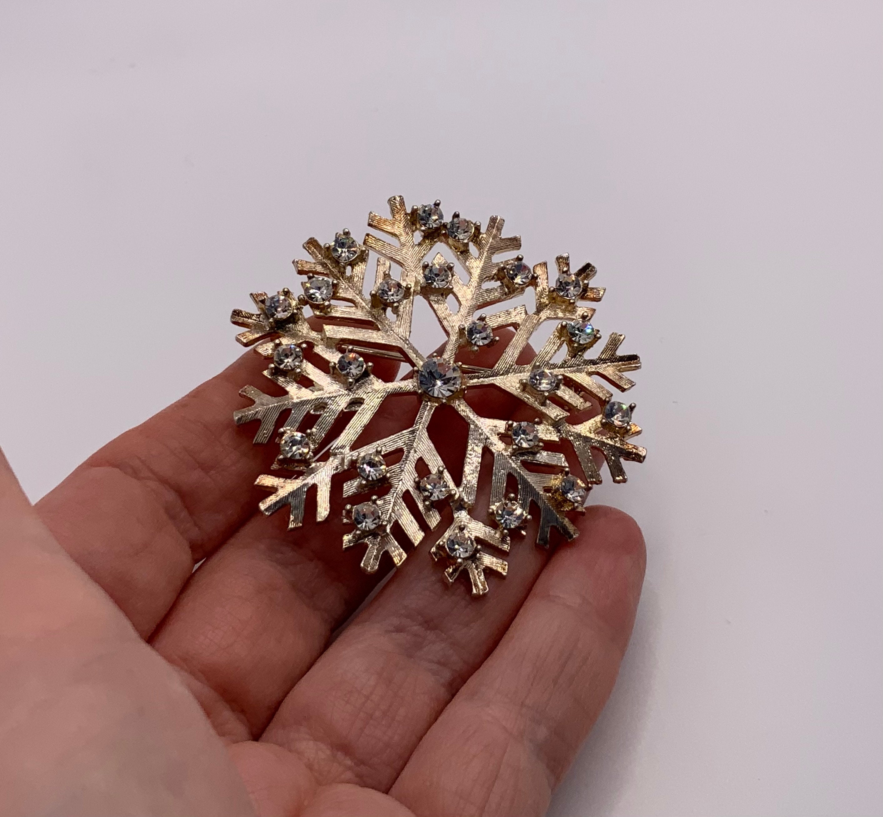 ヴィンテージラインストーンスノーフレークブローチ、ホリデーピン