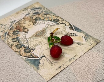 Vintage 1940s AUSTRIA Glass Strawberry and Enamel Brooch