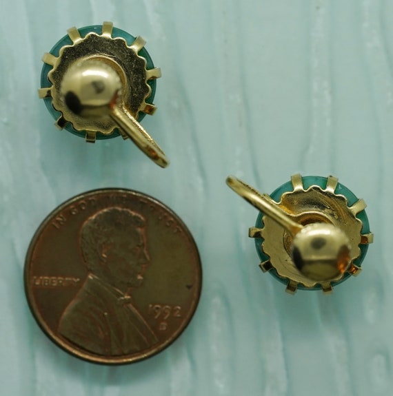Vintage 1950s Faux Green Stone Screw Style Gold T… - image 8
