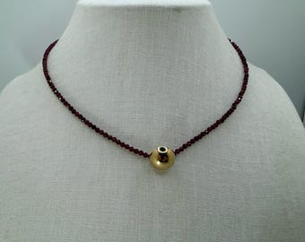 Vintage 10K Gold Pendant and Faceted Garnet Necklace 15.5 inches