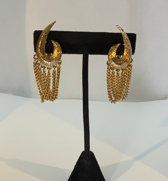 Vintage Gold Tone Chain Link Textured Clip On Earr