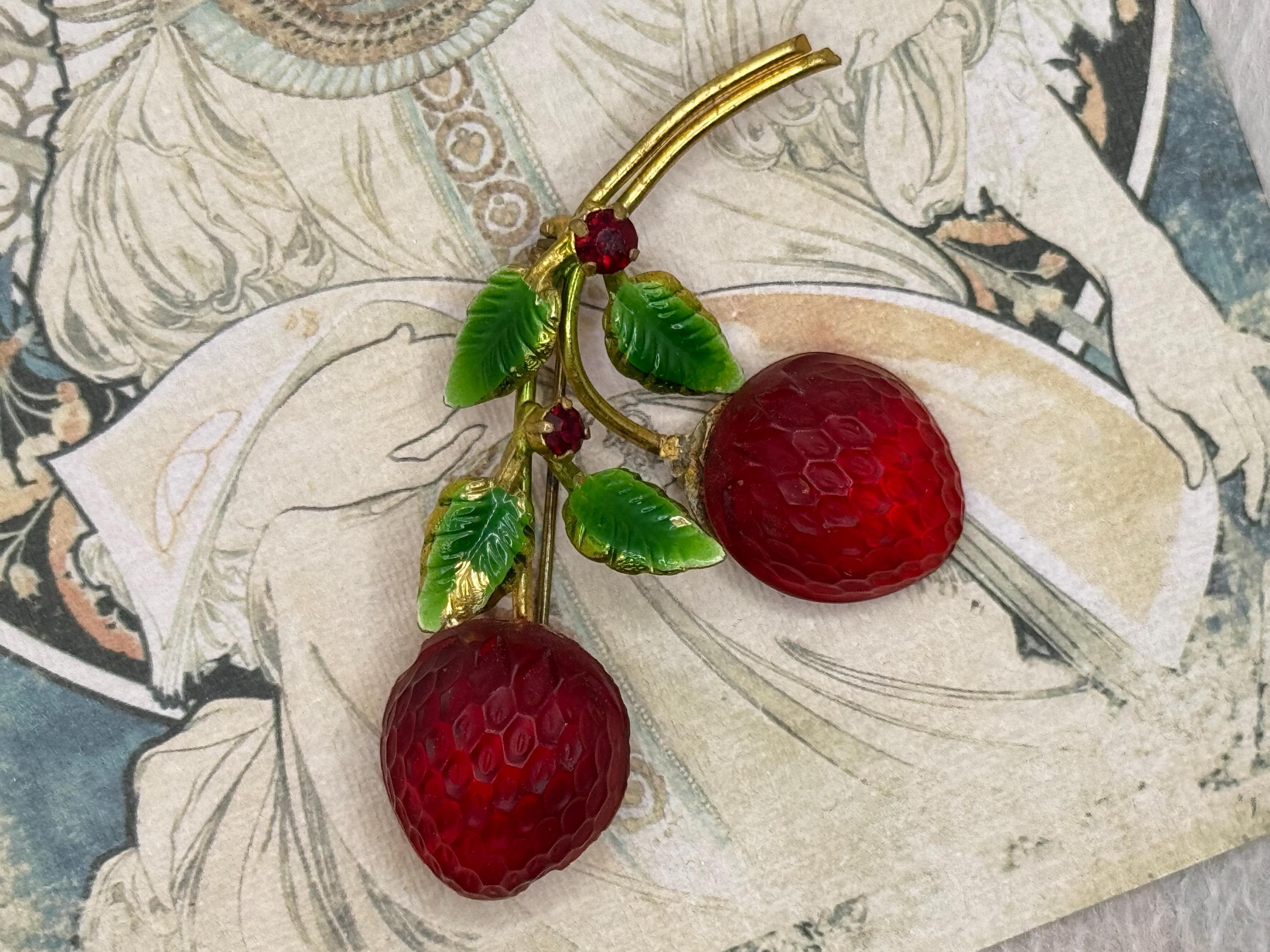 Vintage 1940s AUSTRIA Glass Strawberry and Enamel Brooch