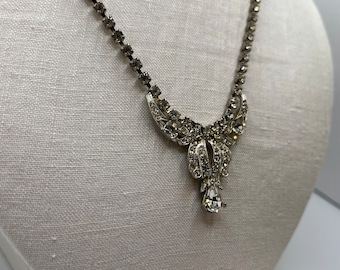 Vintage 1950s/60s Rhinestone 17 inch long Necklace