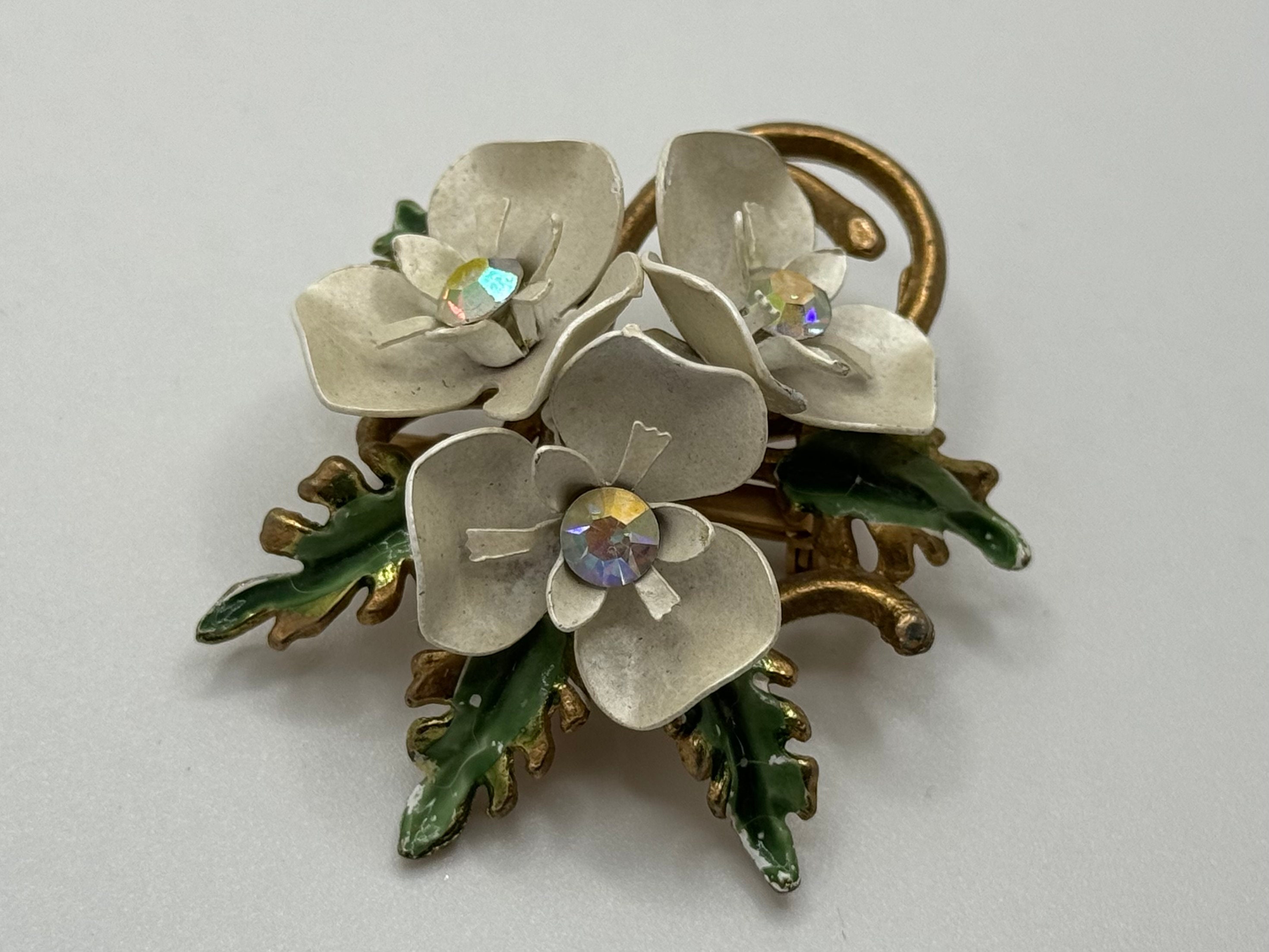 ブローチ ✩*॰本物のお花を✩*॰ ストーンつき ヴィンテージ 1940 年代 エナメルとラインストーンのブローチ