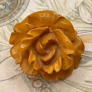 Antique 1920s/30s Bakelite Rose Brooch