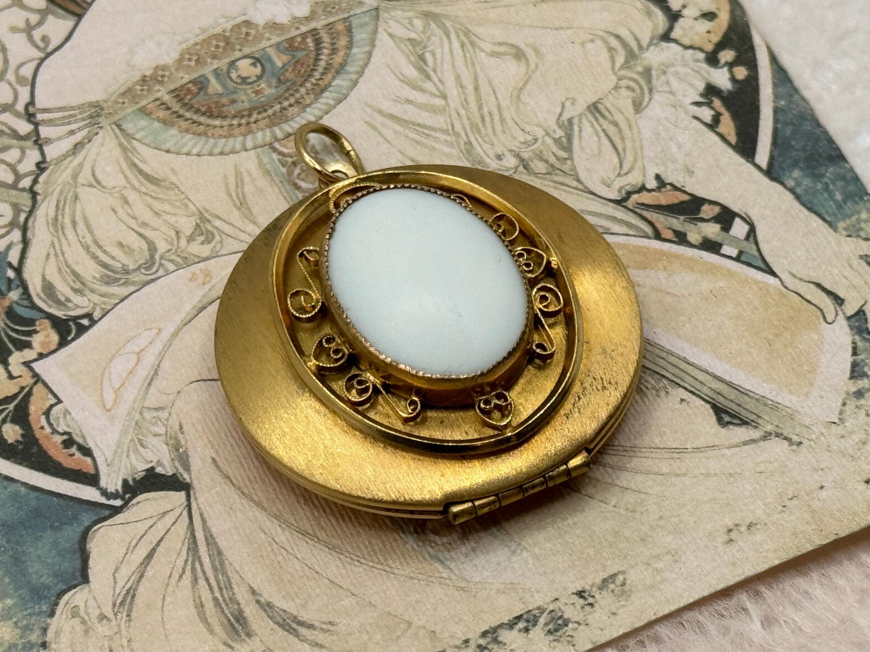 Antique Lockets - Etsy Canada