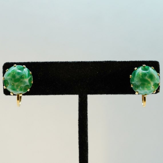 Vintage 1950s Faux Green Stone Screw Style Gold T… - image 5