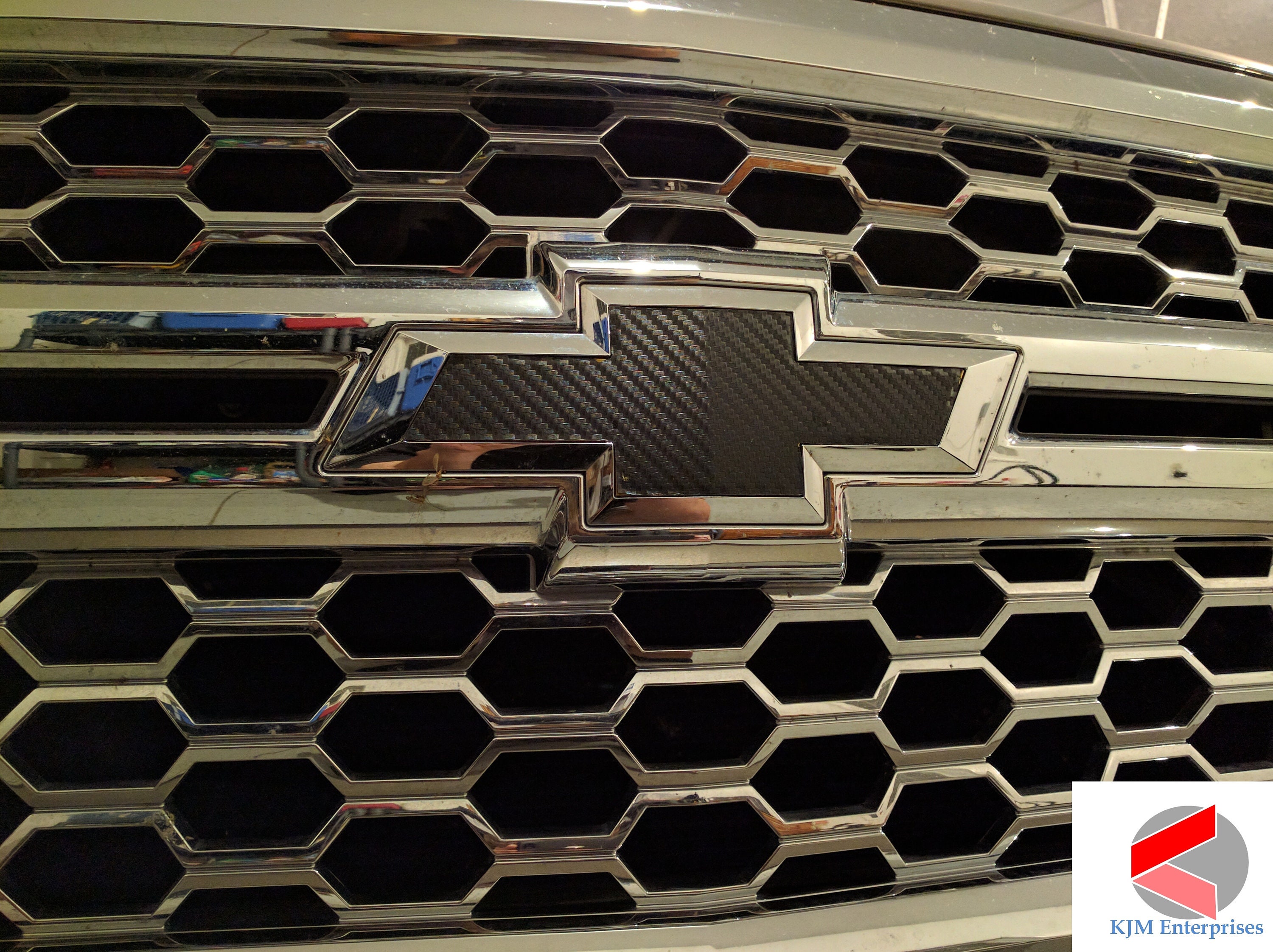 Black Chevy Silverado Emblem 25 - a18ylo4