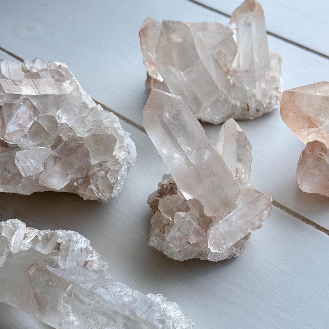 ピンクレムリアンクォーツクラスター スカーレットテンプルレムリアンクォーツ 原石ピンクレムリアンクォーツクラスター：スカーレットテンプル