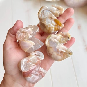 Flower Agate Elephant Carving: Natural Sakura Agate, UV Reactive