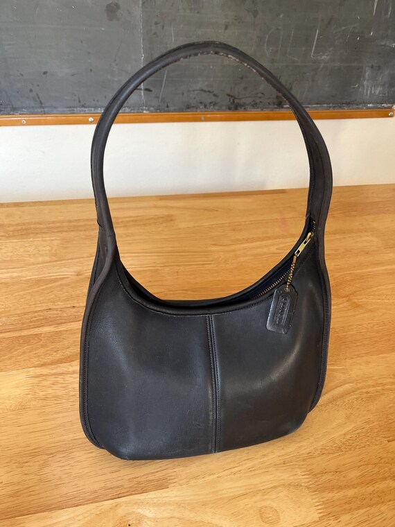 Coach Vintage Ergo Pocket Zip Bag Glovetanned Leather 9033 Coach Vintage Ergo Pocket Zip Bag Glovetanned Leather 9033