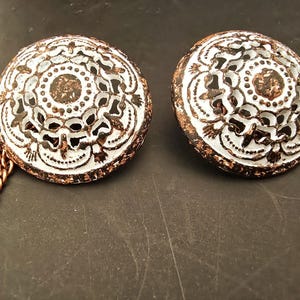 Keltischer Umhangverschluss, 23 mm antike Kupferknöpfe, 90 mm doppelter Kettenverschluss.