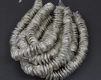 Verzilverde koperen schijfkralen, golvend tussenstuk, 14 mm, streng 8 inch