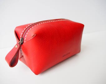 Leather Zipper Pouch, Leather Zipper bag, Leather Cosmetic Bag, Leather Zip Bag, Leather Vanity Bag - Red