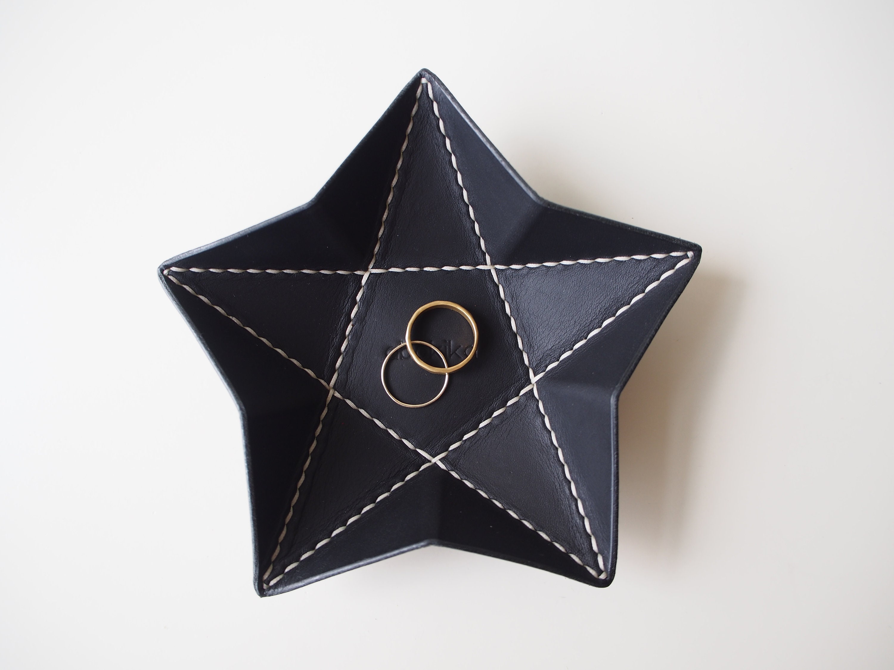 Petit Plateau en Étoile Origami Cuir, Bien Rangé d'accessoires de Bijoux Cuir - Noir