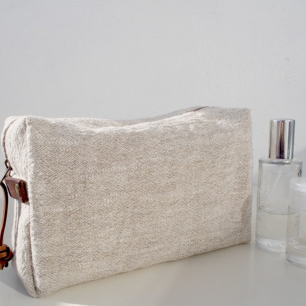 Linen Wash Bag (L) - Linen Toiletry Bag, Linen Makeup Bag, Linen Travel Bag, Linen Pouch - Plain / Brown Leather
