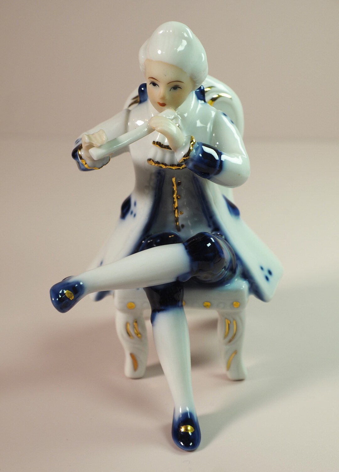 ハンドメイドko Vintage CDC Handmade Rokoko 1720-80 Porcelain Figurine Man